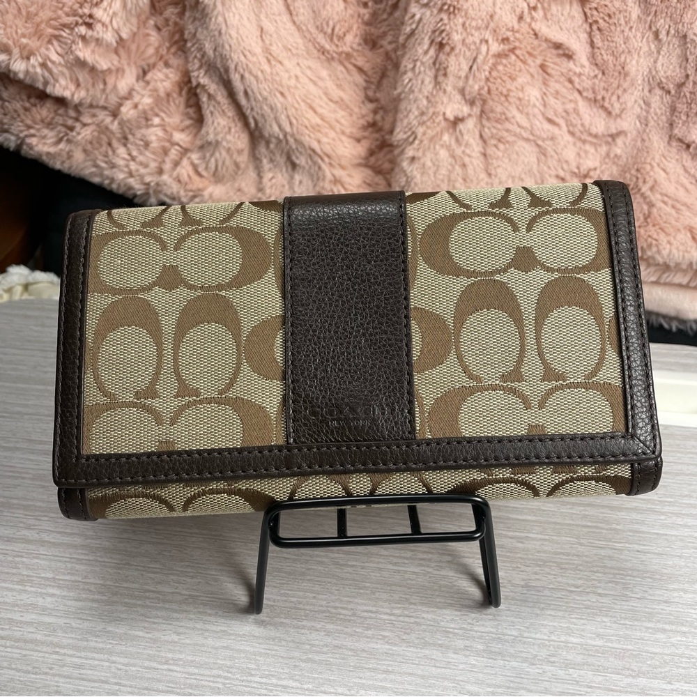 Coach Signature Long Wallet Canvas Brown Color For Women Used F51767